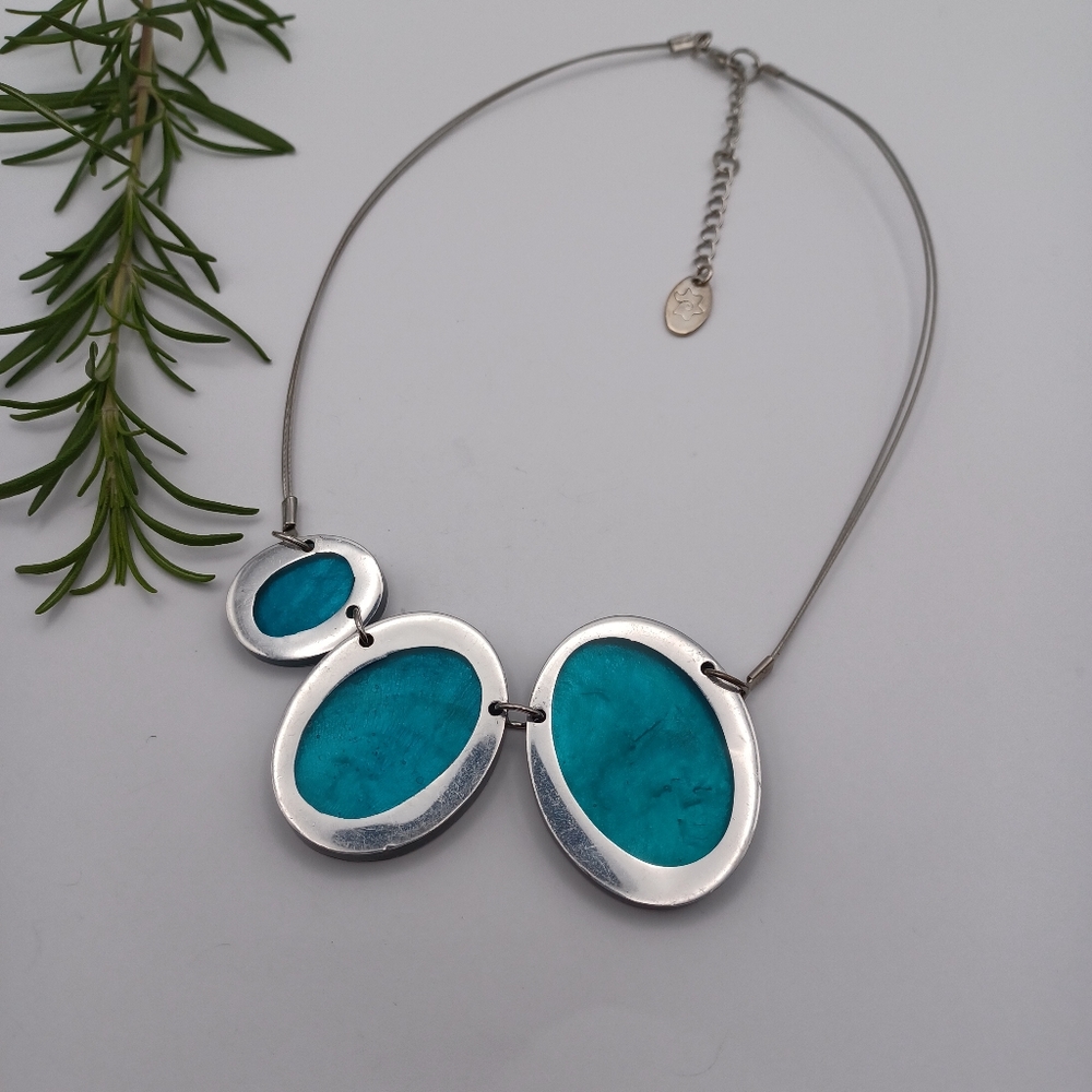 Caracol Teal Starement Necklace